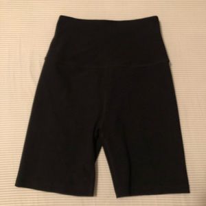 Beyond Yoga High Waist Biker Shorts | M | Black